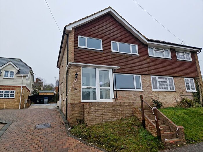 3 Bedroom Semi-Detached House To Rent In The Glen, Shepherdswell, CT15