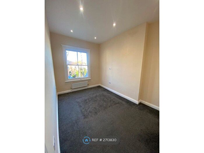 3 Bedroom End Of Terrace House To Rent In Eastern Road, Romford, RM1