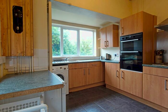 5 Bedroom Terraced House To Rent In Gloucester Road, Horfield, Bristol, BS7