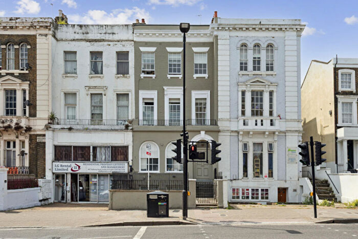 Apartment For Sale In Holloway Road, London, N19
