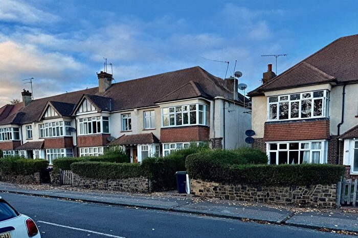 2 Bedroom Flat To Rent In Northumberland Crescent, SS1