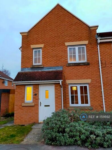3 Bedroom Semi-Detached House To Rent In Harris Road, Armthorpe, Doncaster, DN3