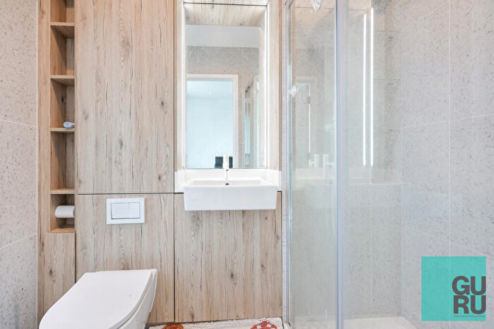 2 Bedroom Apartment To Rent In Silk District, London, E1