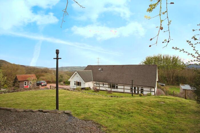 4 Bedroom Detached House For Sale In Mountain Road, Caerphilly, CF83