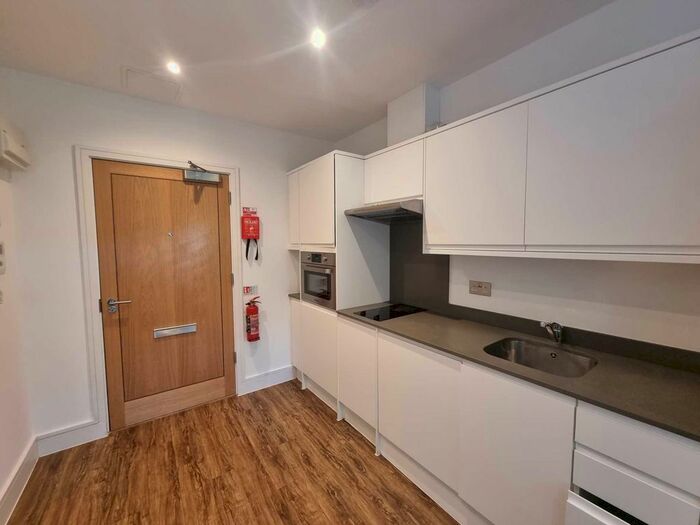 Studio To Rent In Hampden Road, London, N8