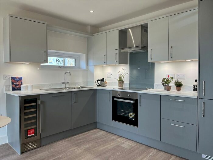 2 Bedroom Flat For Sale In The Hop Pocket, Maidstone Road, Paddock Wood, Kent, TN12