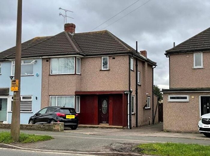 3 Bedroom Semi Detached House For Sale In Elm Park, Hornchurch, RM12