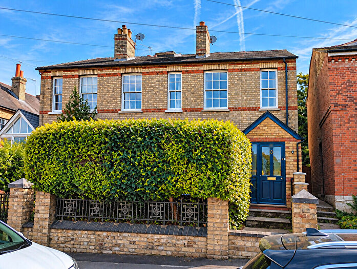3 Bedroom End Of Terrace House To Rent In West Street, Hertford, SG13