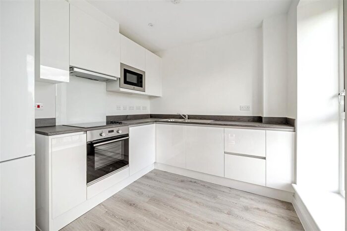 2 Bedroom Flat To Rent In Belgrave Village, Eden Avenue, Birmingham, B12
