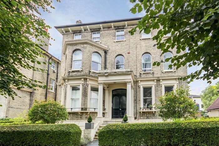 2 Bedroom Flat To Rent In Grove Road, Surbiton, KT6