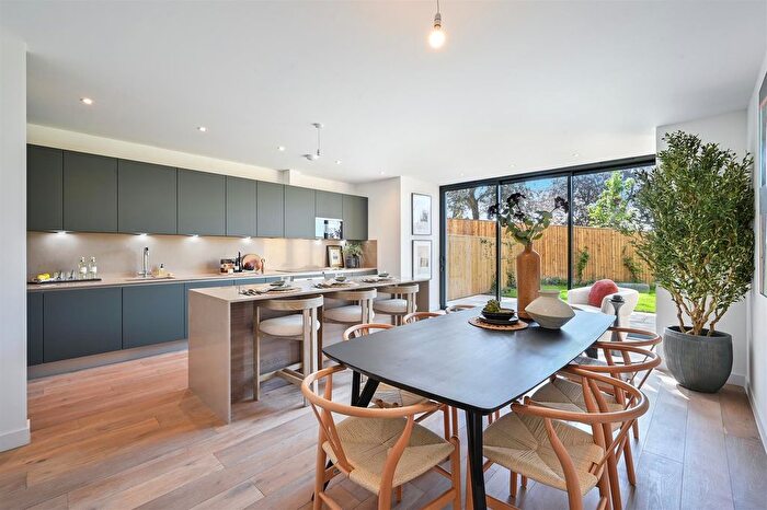 3 Bedroom Flat For Sale In Cottenham Park Road, Wimbledon, SW20