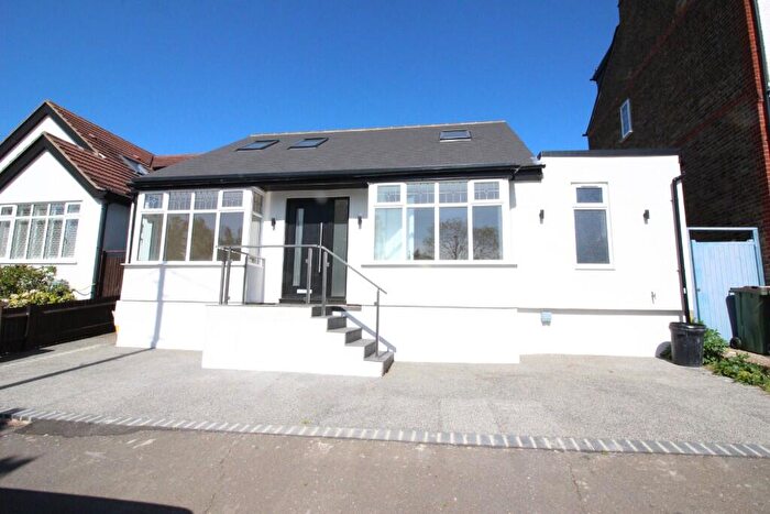 4 Bedroom Detached Bungalow For Sale In Donnington Road, Worcester Park, KT4