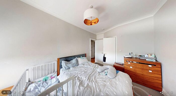 2 Bedroom Flat To Rent In Uxbridge Road, Shepherds Bush, W12