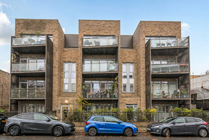 1 Bedroom Apartment For Sale In Crystal Palace Road, London, SE22