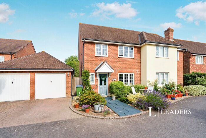 3 Bedroom Semi-Detached House To Rent In Ashmore Avenue, Bramley Green, Angmering, BN16