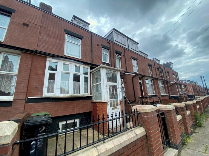 3 Bedroom Property To Rent In Copperfield Grove, Cross Green, Leeds, LS9