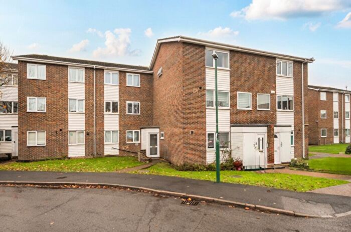 1 Bedroom Ground Maisonette For Sale In Chartwell Place, Cheam, Sutton, Surrey, SM3
