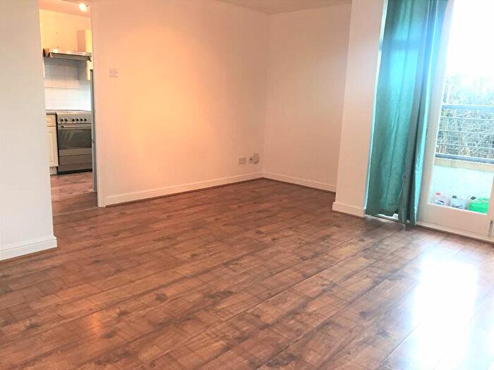 2 Bedroom Apartment To Rent In Felixstowe Court, London, E16