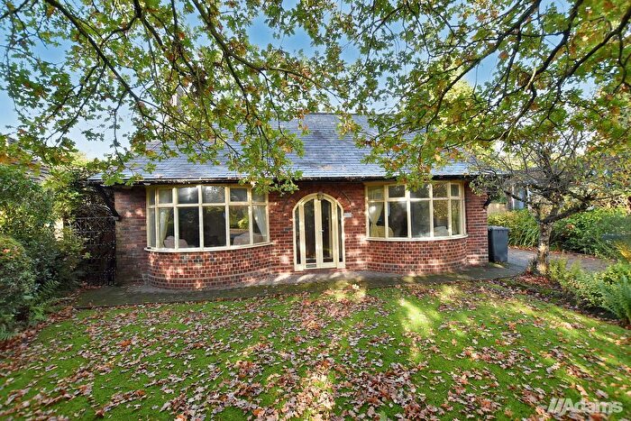 3 Bedroom Bungalow For Sale In Runcorn Road, Moore, Warrington, WA4
