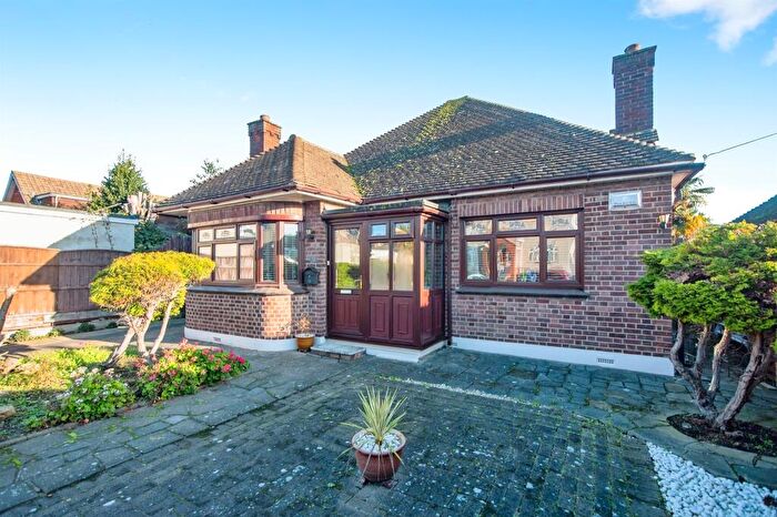 3 Bedroom Detached Bungalow For Sale In Rogers Road, Grays, RM17