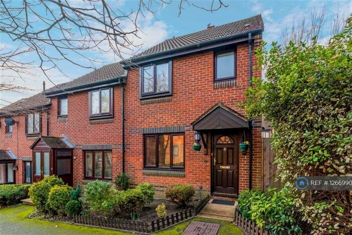 3 Bedroom End Of Terrace House To Rent In Cliffe Walk, Sutton, SM1