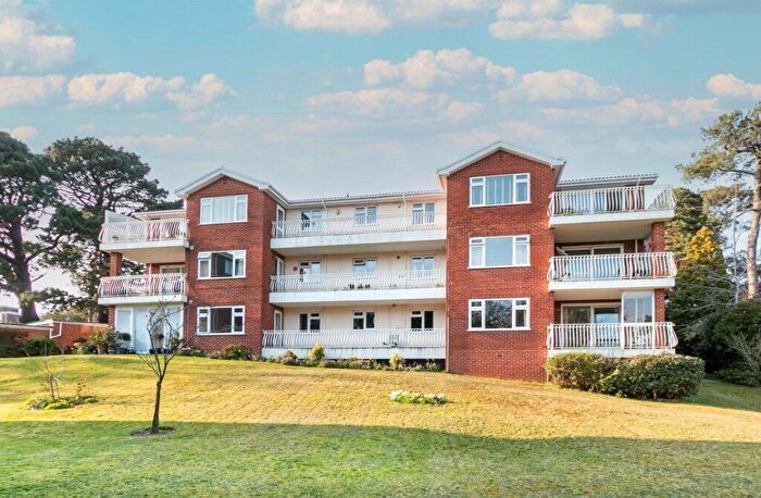 3 Bedroom Apartment For Sale In Overbury Road, Lower Parkstone, Poole, Dorset, BH14