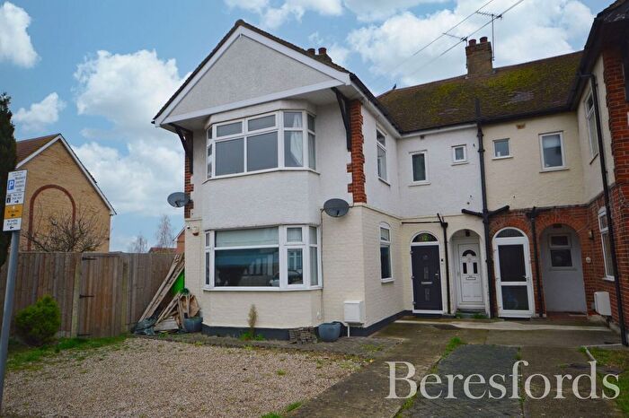 2 Bedroom Maisonette For Sale In Lessington Avenue, Romford, RM7