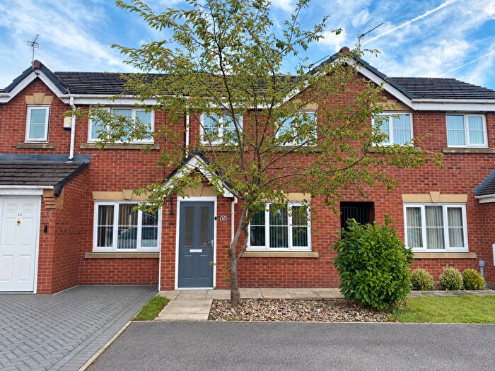 2 Bedroom Town House For Sale In Penwell Fold, Oldham, OL1