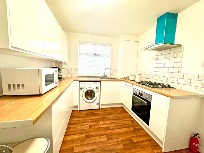 3 Bedroom End Of Terrace House For Sale In Leather Gardens, London, E15