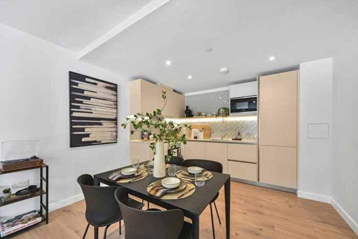 3 Bedroom Flat To Rent In Uncle, Deptford, SE8