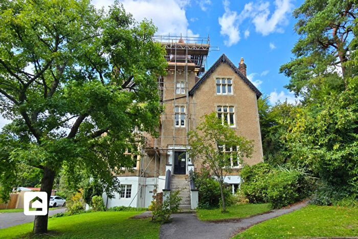 1 Bedroom Apartment For Sale In Raglan Road, Reigate, Surrey, RH2