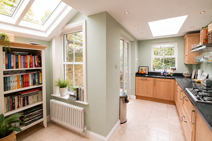 3 Bedroom Terraced House To Rent In Heathfield Road, Bromley, BR1
