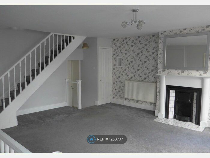 2 Bedroom Terraced House To Rent In Marlborough Street, Faringdon SN7