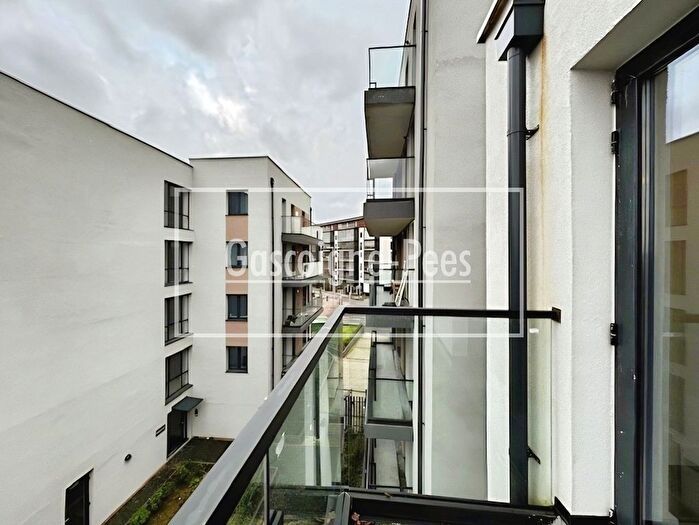 1 Bedroom Property To Rent In Farnborough Road, Farnborough, GU14