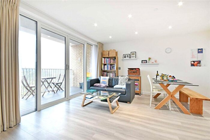 2 Bedroom Flat For Sale In Moorhen Drive, Hendon, NW9