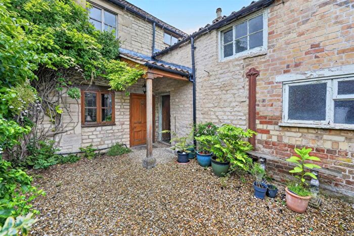 4 Bedroom End Of Terrace House For Sale In Pinfold Road, Castle Bytham, Lincolnshire, NG33