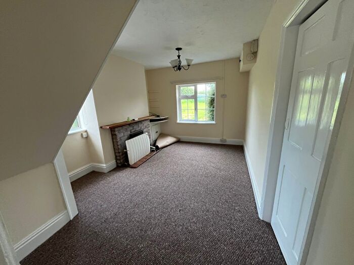 2 Bedroom Semi-Detached House To Rent In Little Gunnerby Road, Hatcliffe, Grimsby, DN37