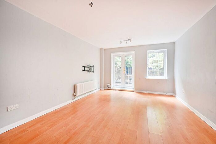 2 Bedroom End Of Terrace House To Rent In Abbeyfields Close, West Twyford, London, NW10