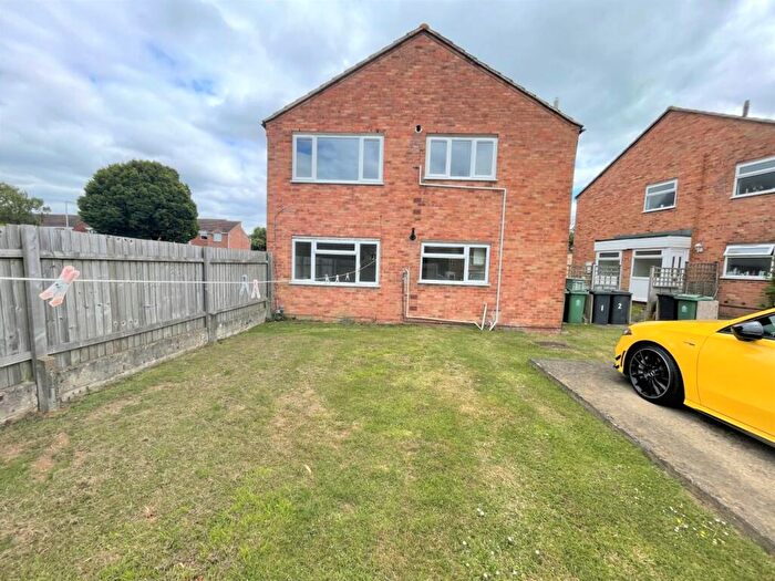 2 Bedroom Maisonette To Rent In Cheviot Close, Quedgeley, GL2