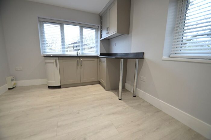 1 Bedroom Barn Conversion To Rent In Marlborough Road, Ashford, TW15