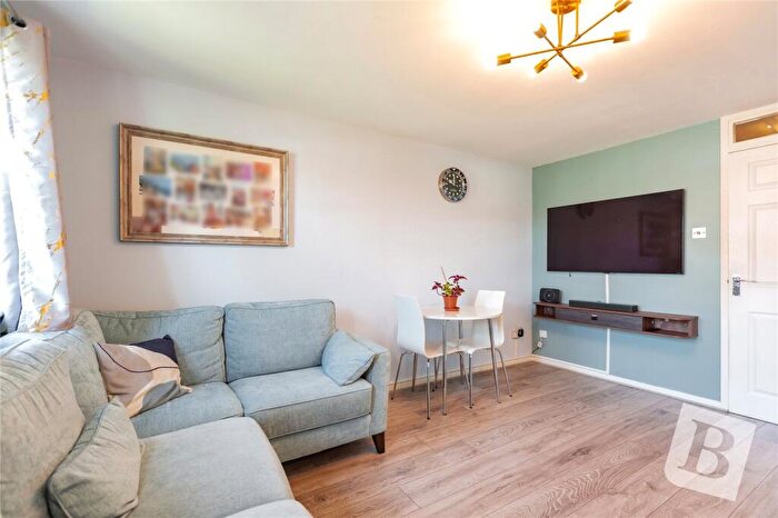 1 Bedroom Apartment For Sale In Crystal Court, Ferro Road, Rainham, RM13