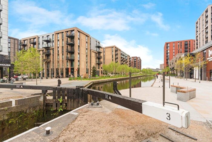 2 Bedroom Apartment For Sale In Lockside Lane, Salford, M5