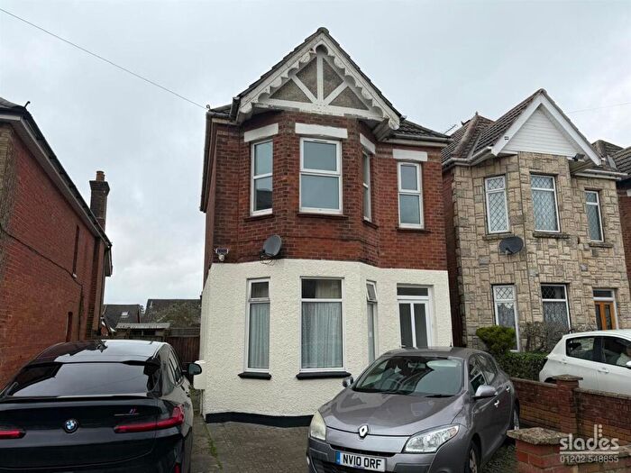 2 Bedroom Flat To Rent In Edward Road, Parkstone, Poole, BH14