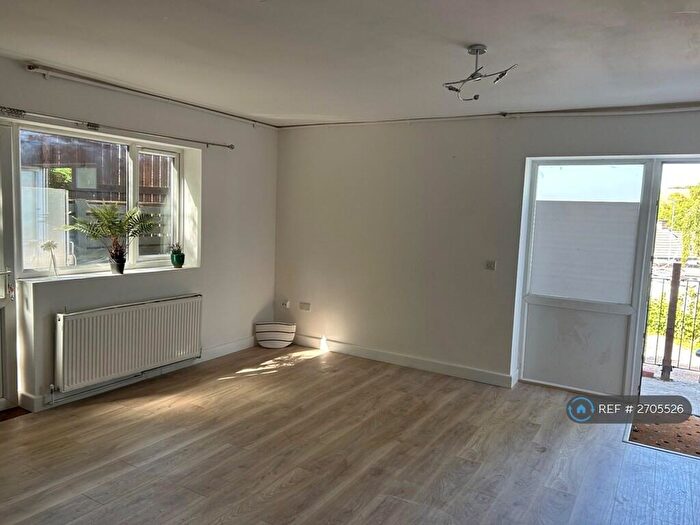 3 Bedroom Semi Detached House To Rent In Otway St, Chatham, ME4