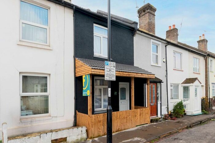 3 Bedroom Terraced House To Rent In Keens Road, Croydon, CR0