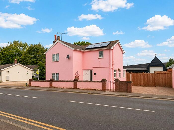 3 Bedroom Detached House For Sale In Ipswich Road, Colchester, Colchester, CO4