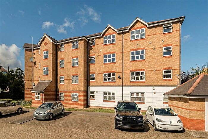 2 Bedroom Flat For Sale In Basevi Way, Greenwich, SE8
