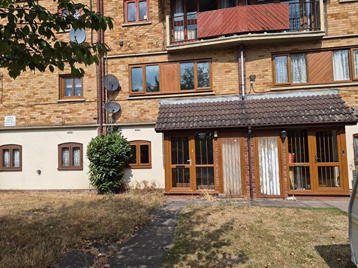 3 Bedroom Maisonette For Sale In Blackrock Road, Erdington, Birmingham, B23
