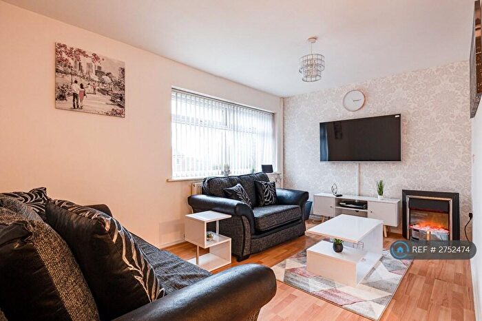 2 Bedroom Flat To Rent In Totland Close, Manchester, M12