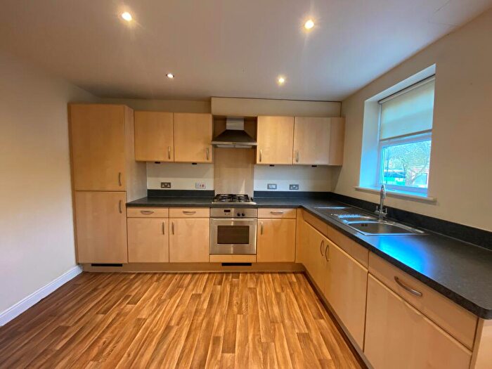 3 Bedroom Town House To Rent In Auriga Court, Derby, DE1